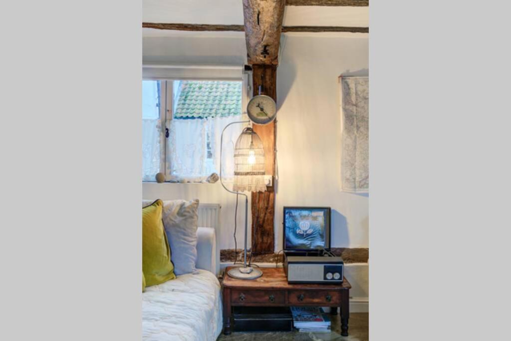 The Dairy, One Bedroom Cottage In A 15Th Century Farmhouse Parham Exteriér fotografie