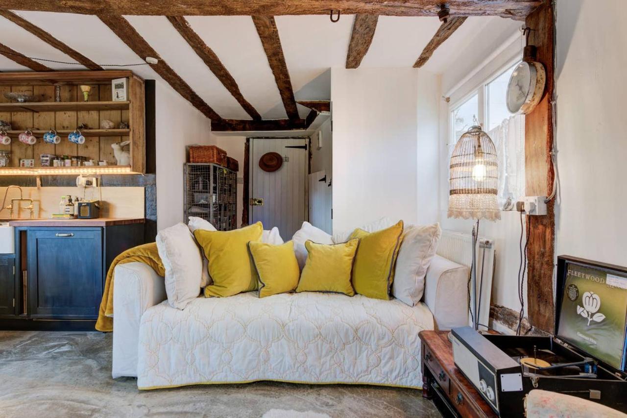 The Dairy, One Bedroom Cottage In A 15Th Century Farmhouse Parham Exteriér fotografie